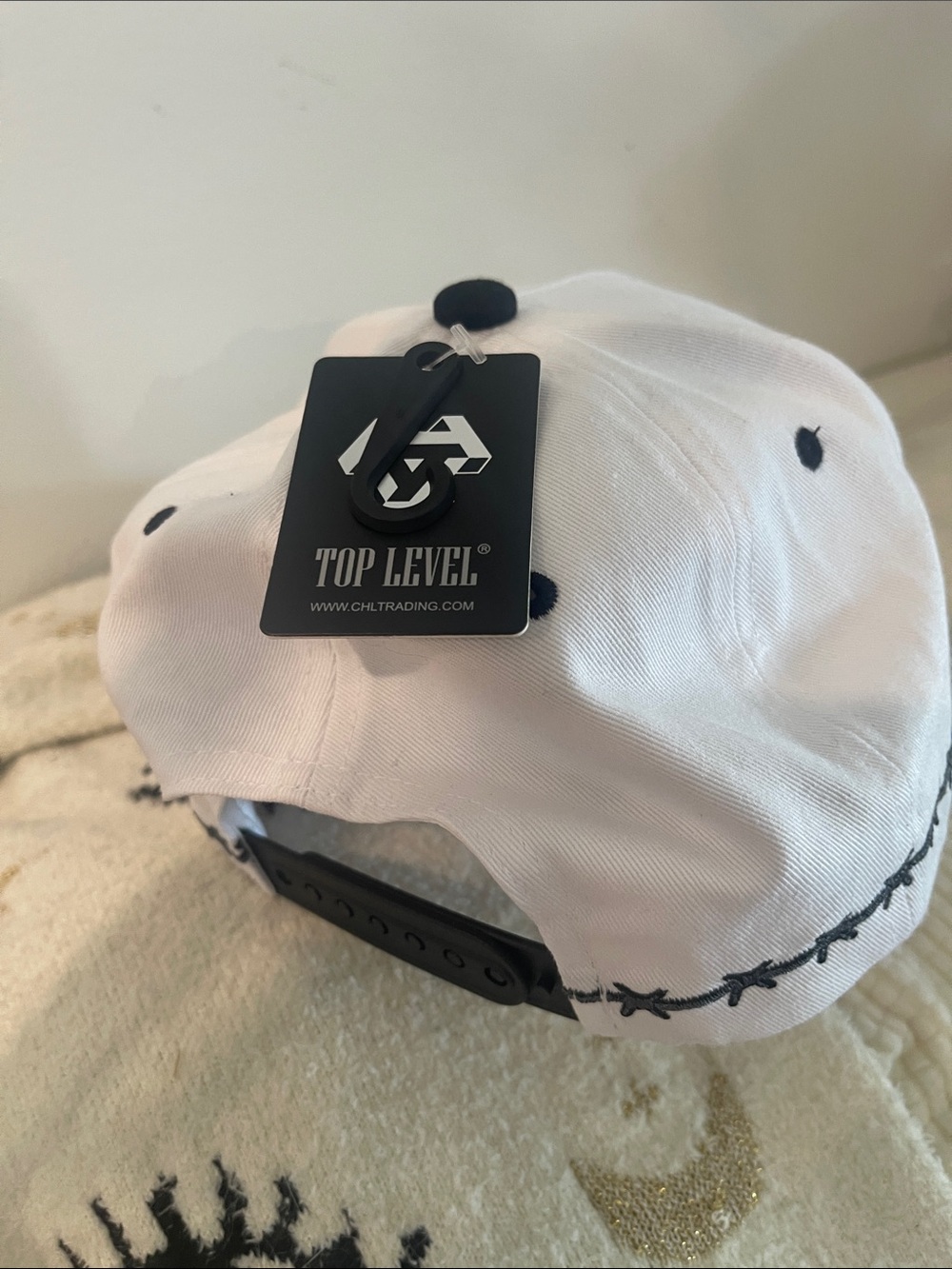 AMEN Two-Tone Snapback Cap - White & Black - Picture 4 of 4